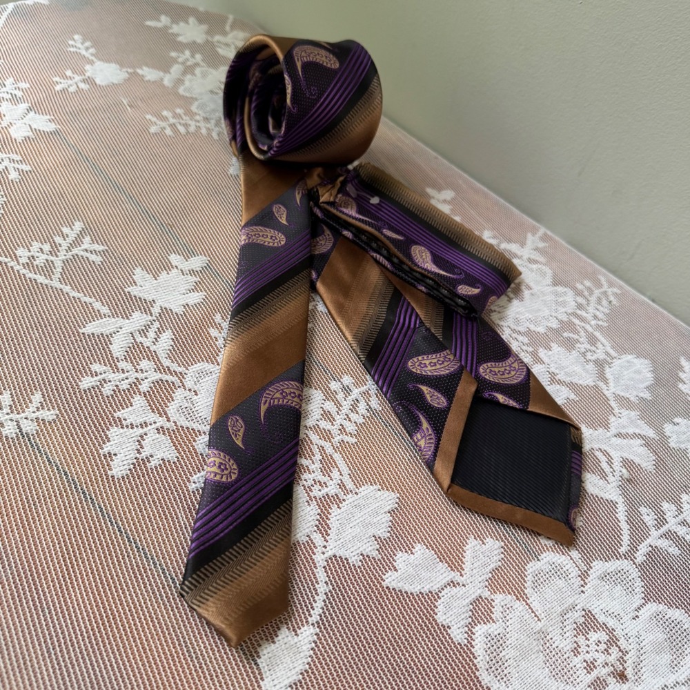 Vitarelli Italy Necktie Mens One Size Purple Gold Paisley Striped Hand Made